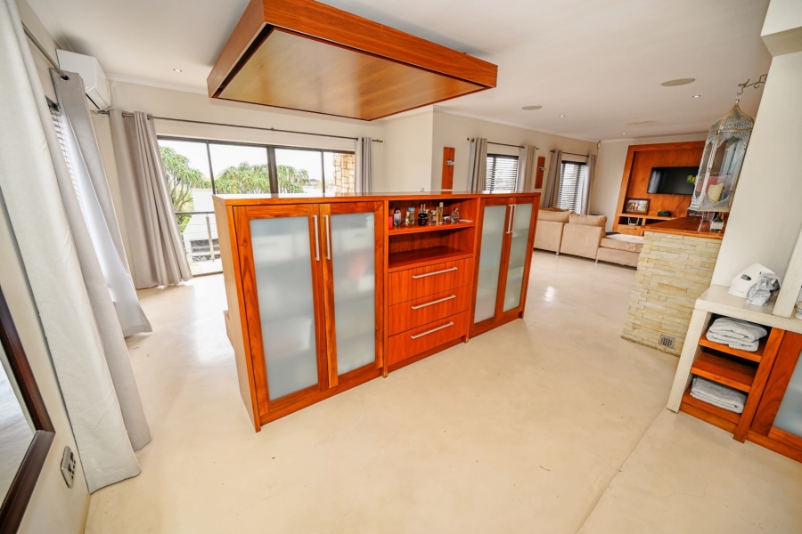 5 Bedroom Property for Sale in Vierlanden Western Cape